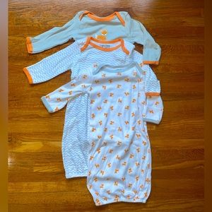 NWOT baby gowns gender neutral, size 0-6 months fox design bundle sleep set